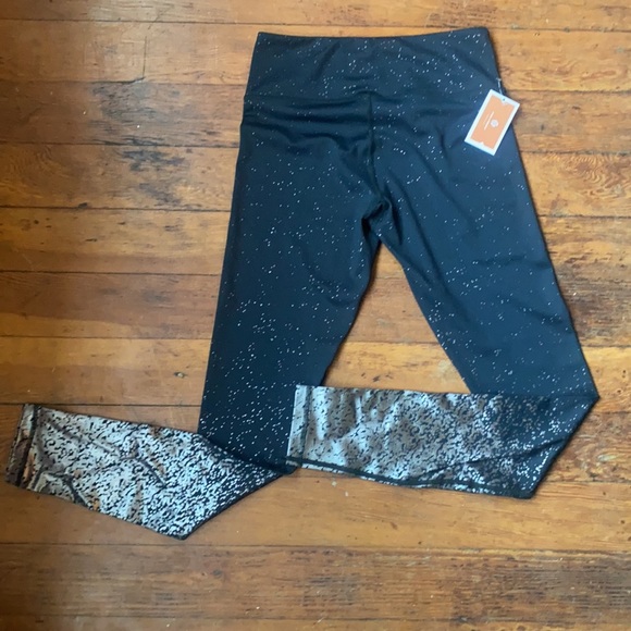 Polygon Black Metallic Yoga Pants Medium NWT - Picture 7 of 7